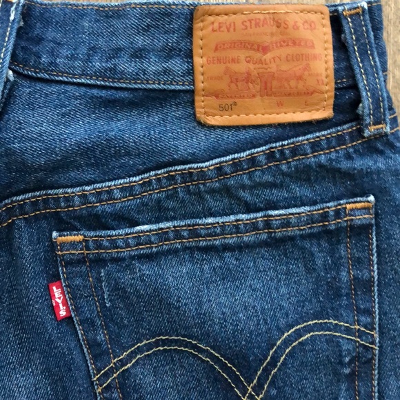 Levi’s shorts - Picture 3 of 4